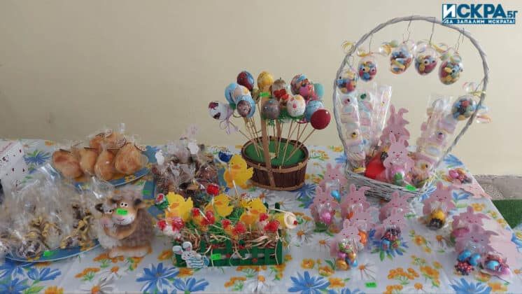 Великденски базар в ДГ „Райна Княгиня“