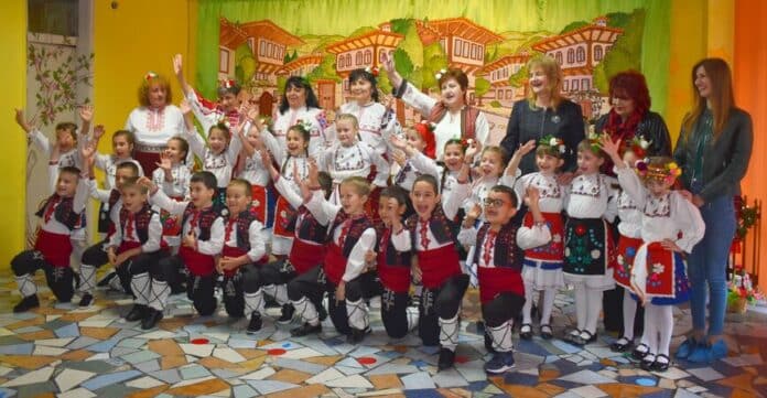 Детска градина "Шестте ястребинчета"