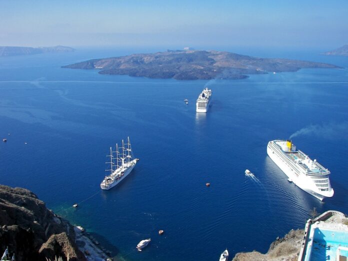 Остров в Гърция и Турсия. Кораби