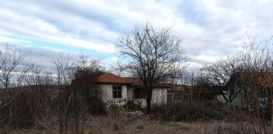 Изоставена къща