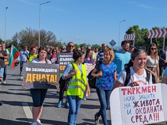 Мая Манолова