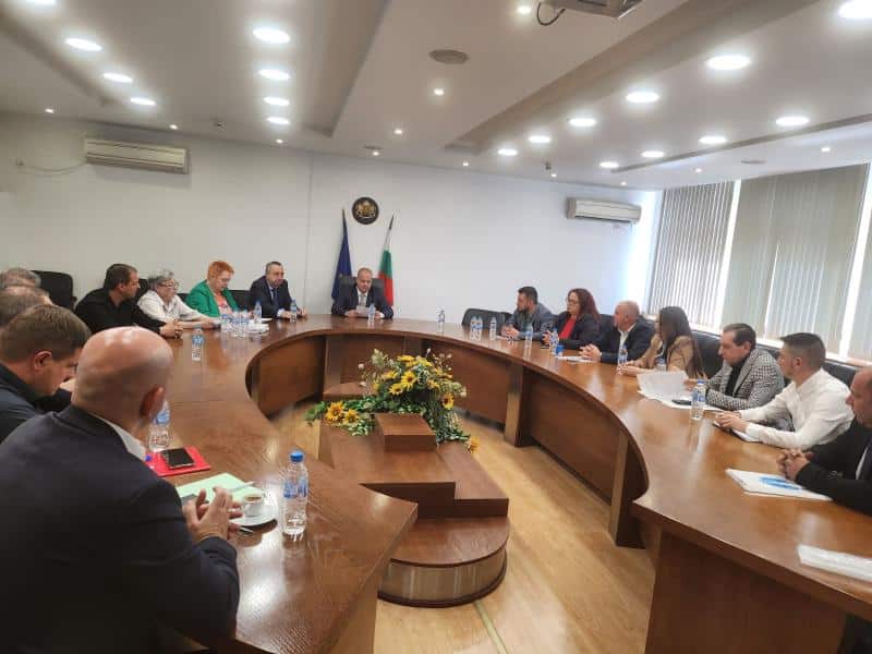 Областният управител проведе днес работни срещи с 16 РИК Пловдив град