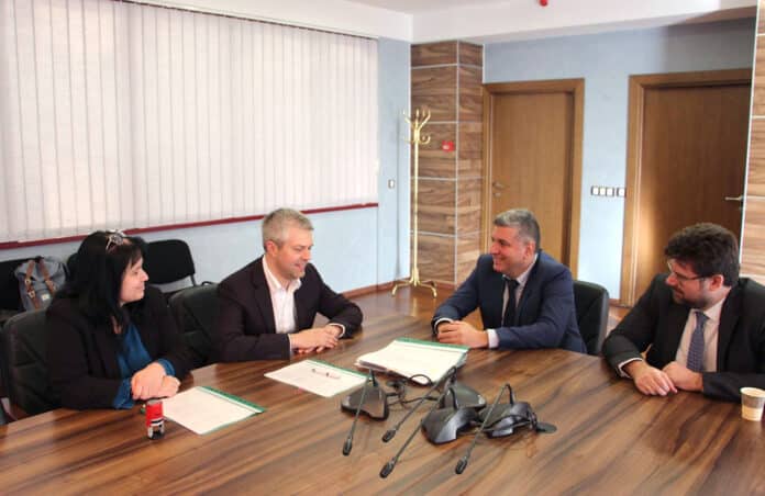 Подписването на договорите