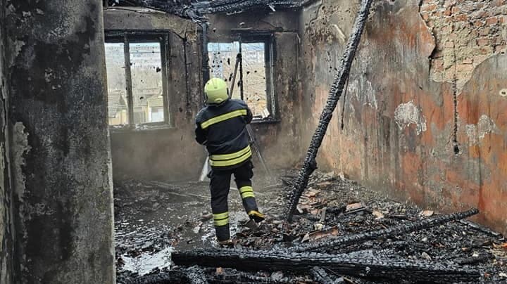 Жена е загинала при пожар в дома си в село