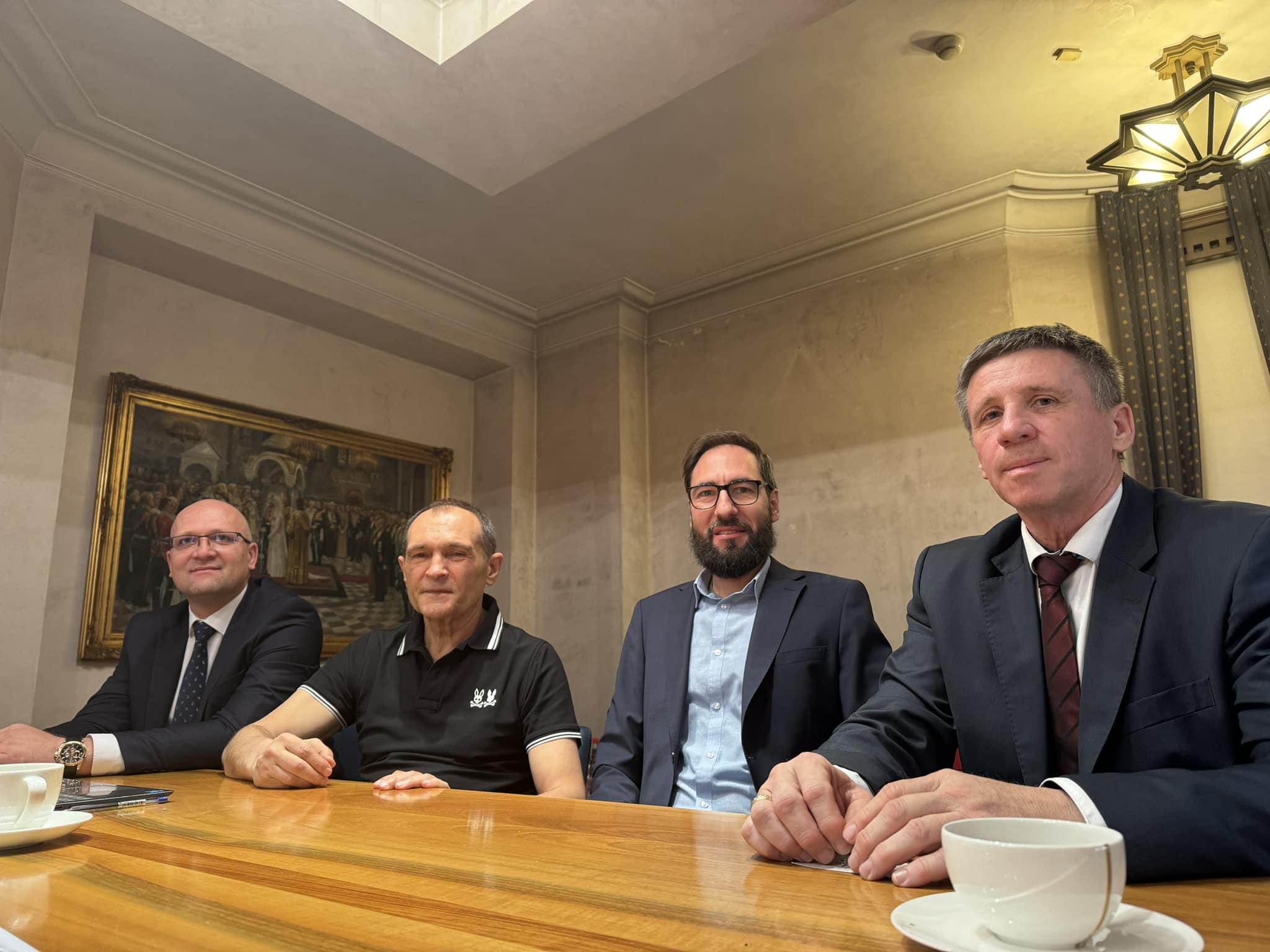 Център ще участва в предстоящите избори Днес към нас се