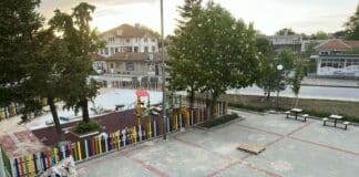 Ремонт на площада в Маноле