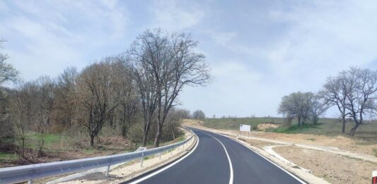 Ремонтиран път.