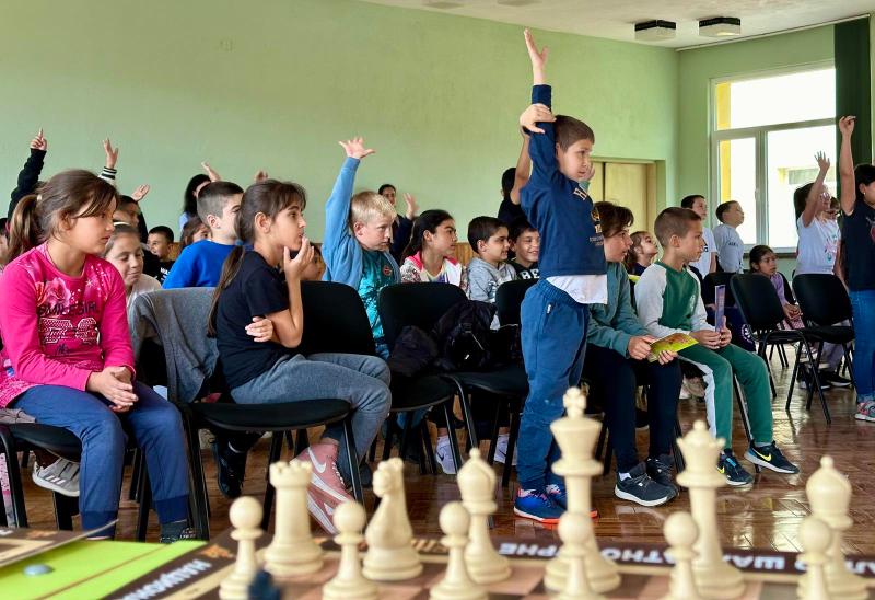 Шахматният клуб Асеневци посети красивия балкански град Елена като част