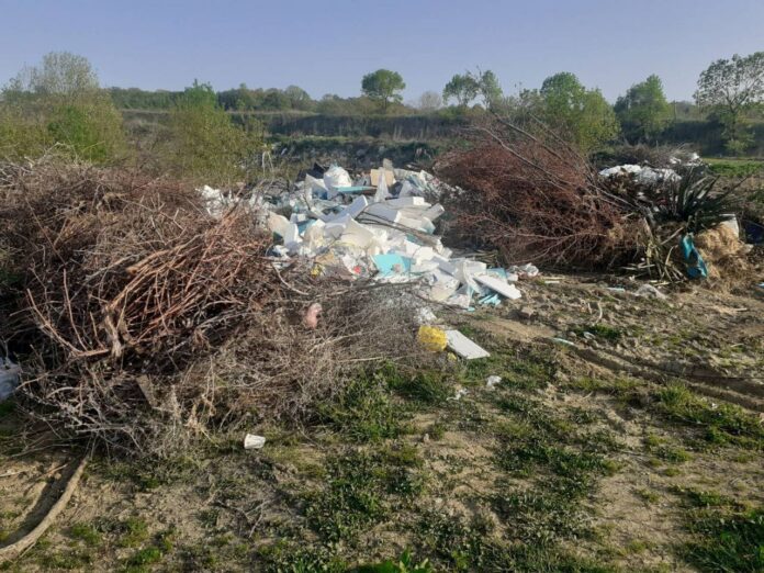 Нерегламентирано сметище