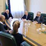 Среща с близките на отвлечените моряци