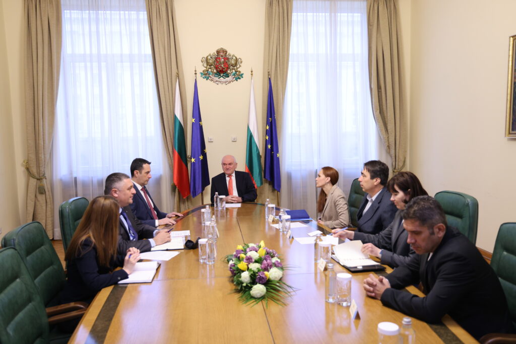 Министър председателят Димитър Главчев и министърът на транспорта и съобщенията