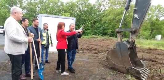 Първа копка