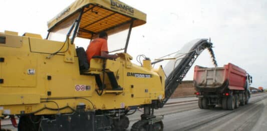 Строителство на път