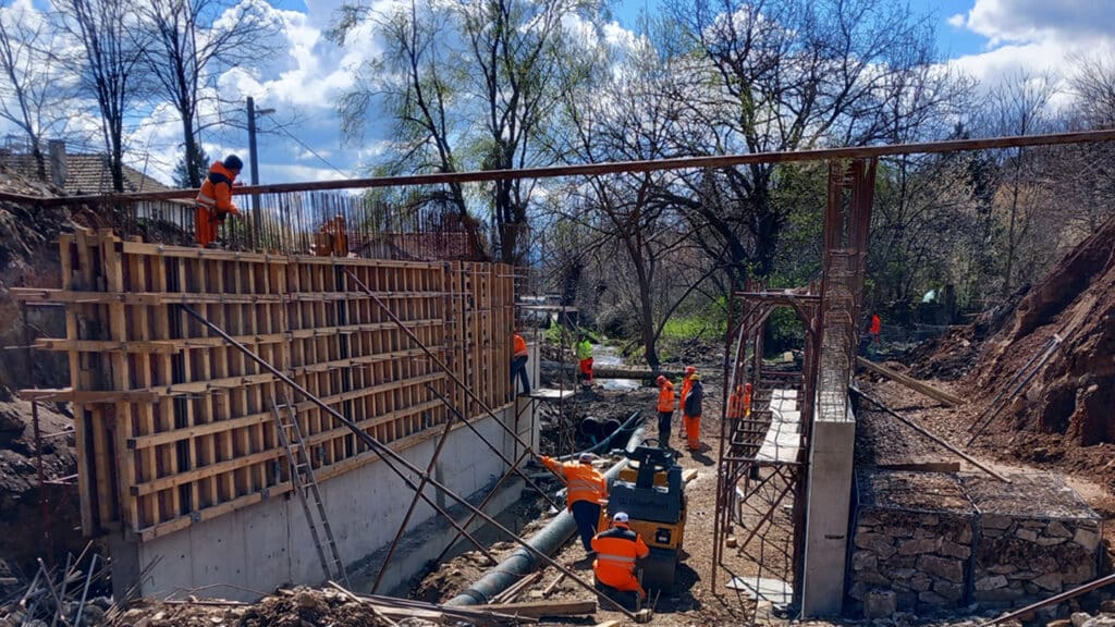 Строителство на моста