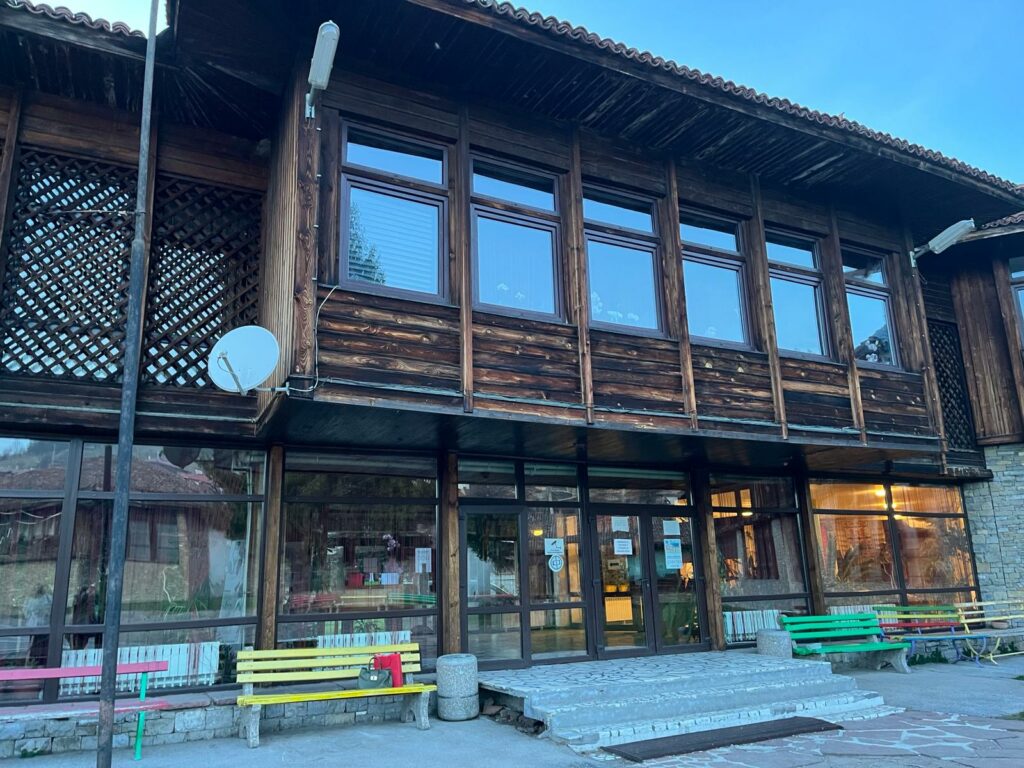 СУ "Любен Каравелов"