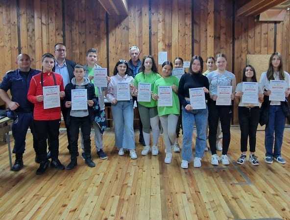 Двадесет и четири деца от VII клас при СОУ Св