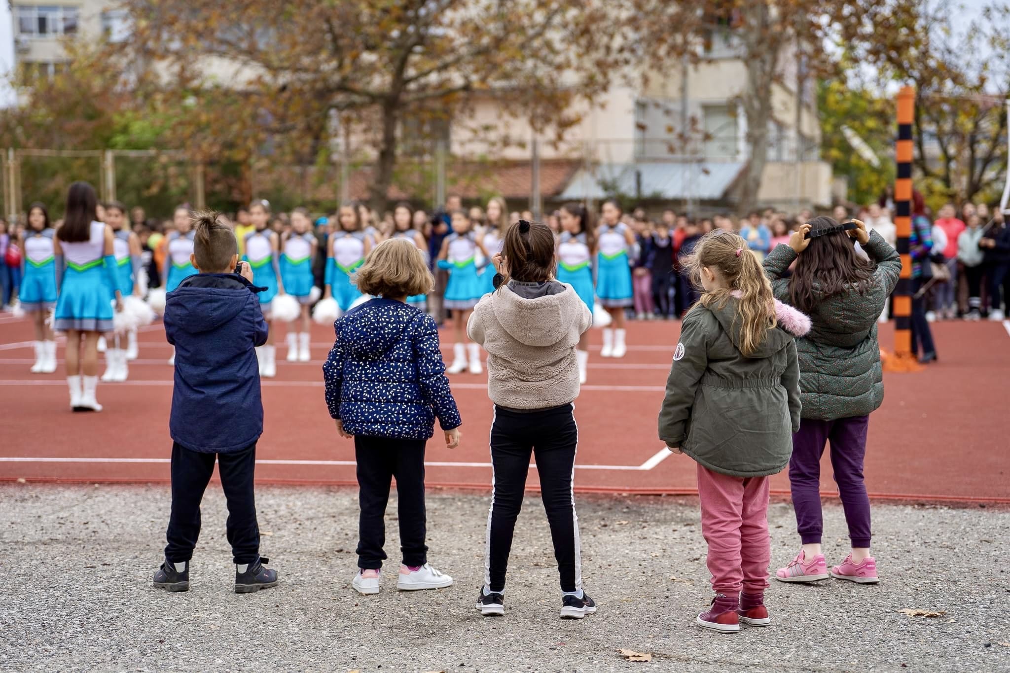 В момента списъкът с имена на учители и психолози от