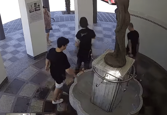 Вандализъм