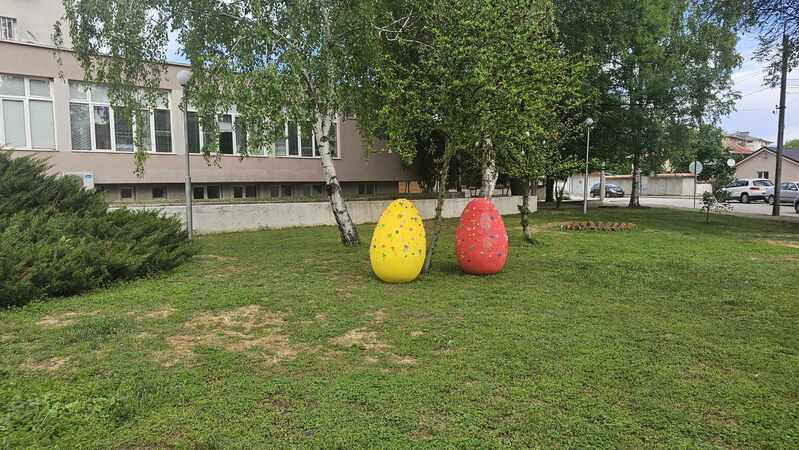 Улиците парковете и зелените пространства в Брезово са почистени Предстои