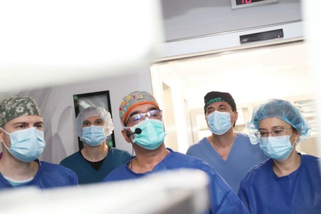 Хирурзи от ВМА