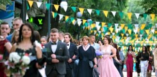 Абитуриенти