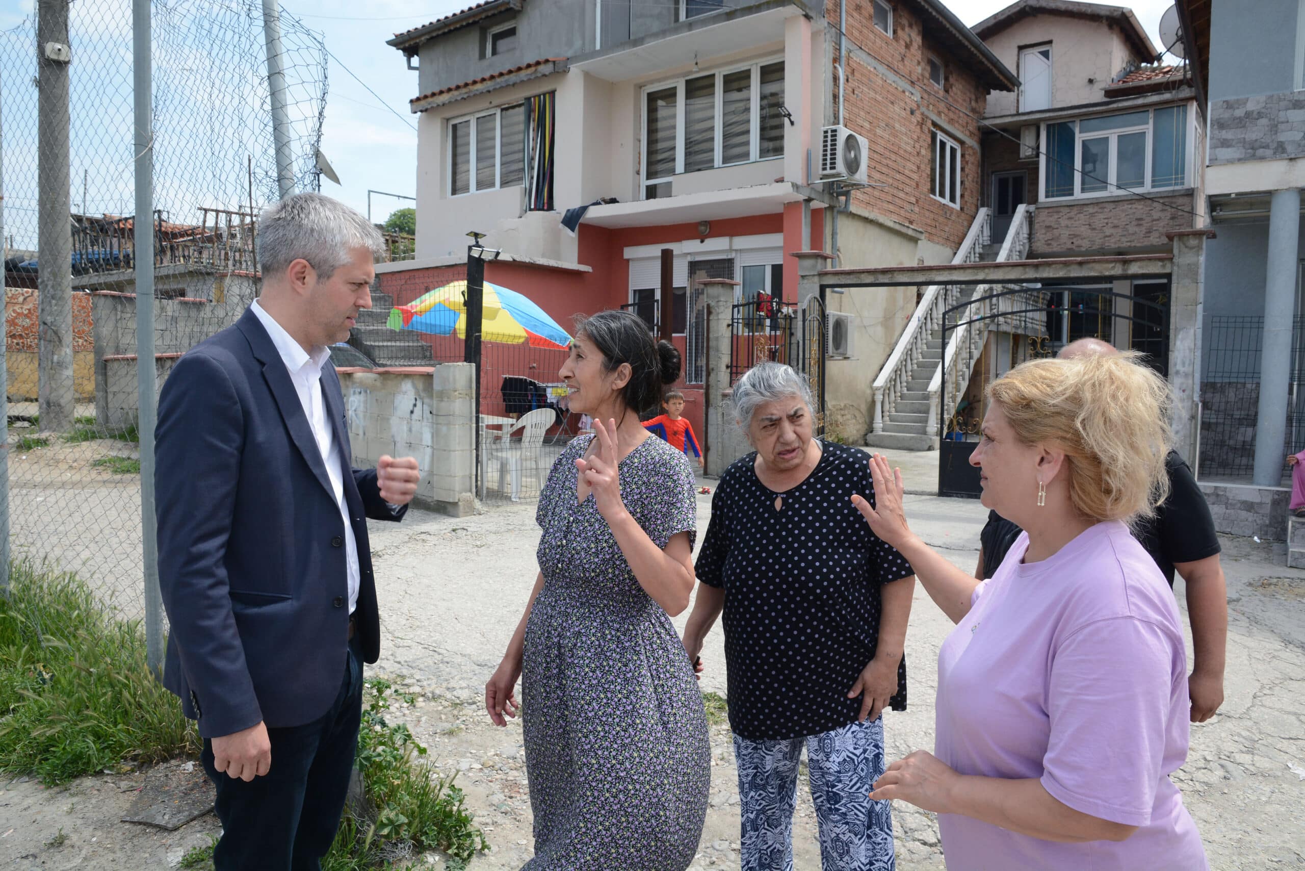 Днес кметът на Варна Благомир Коцев се срещна с живущите