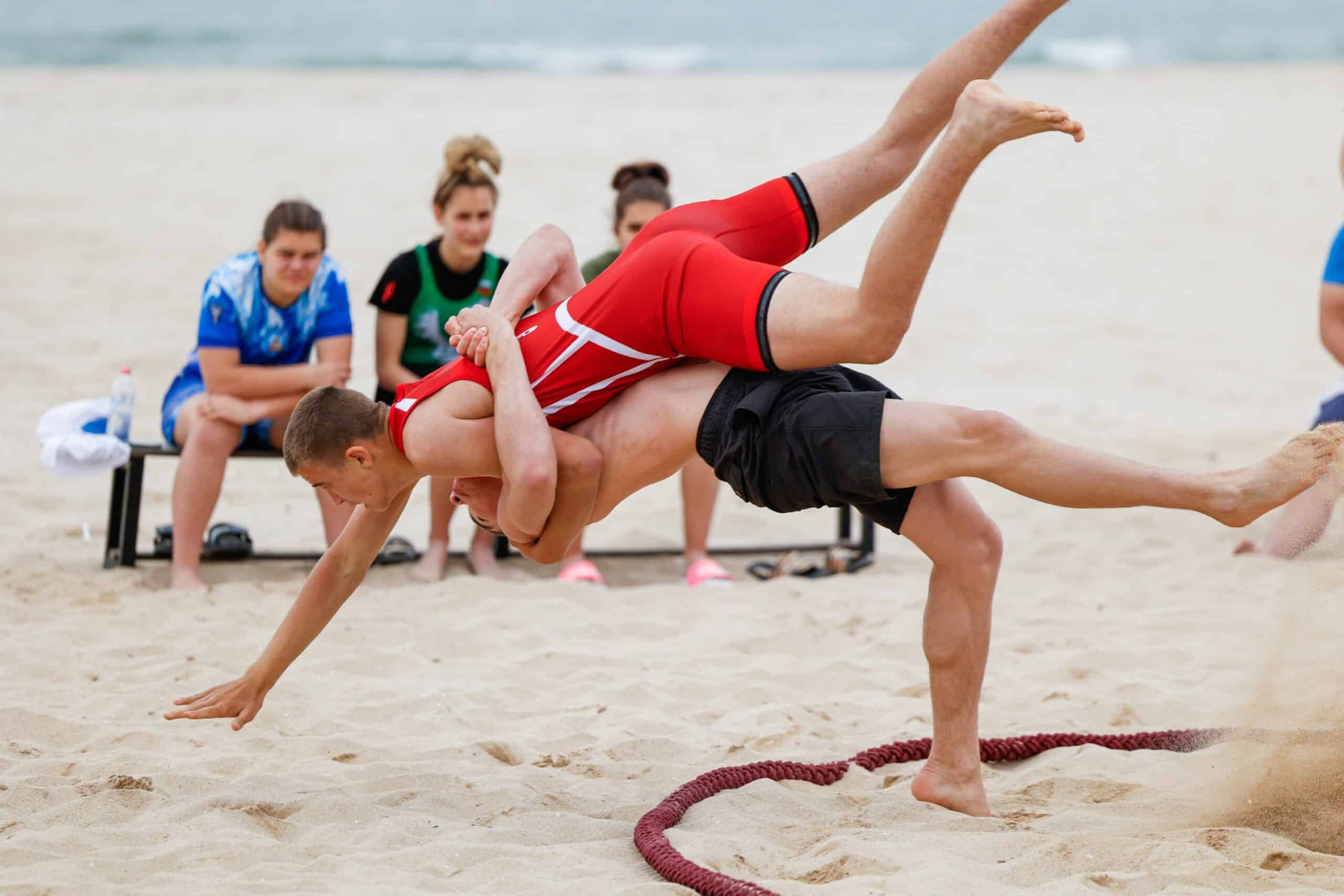 Плажната борба отново бе един от атрактивните спортове на младежкия