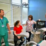 Екипът медици и пациентката