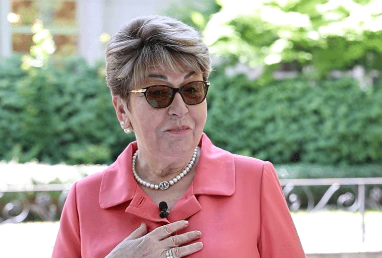 Граждани искат оставката и отстраняването на директора на Националната художествена