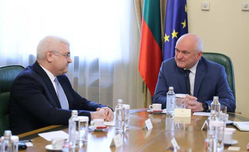 Министър председателят Димитър Главчев и новият посланик на Турция в България