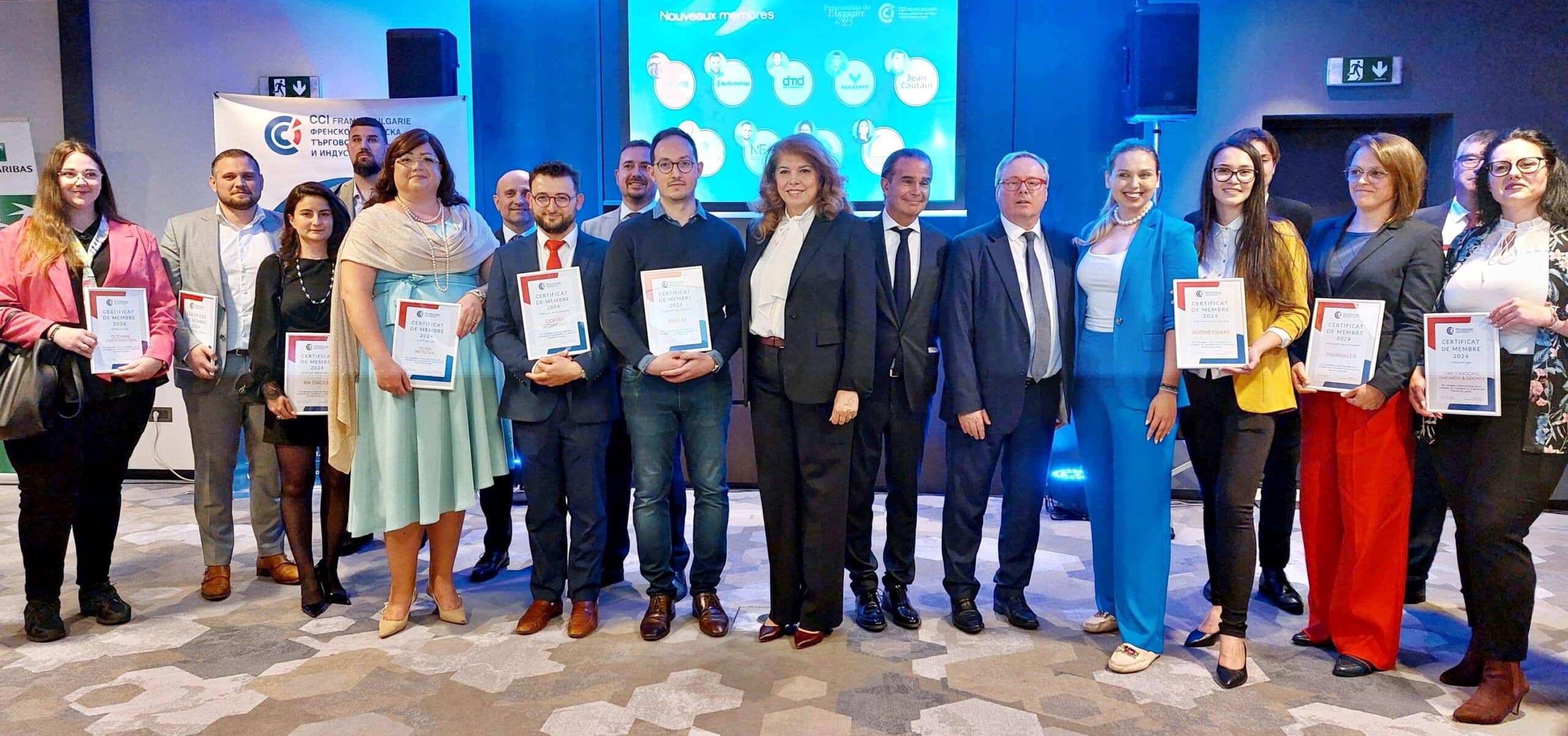 Да бъде доминиращата икономическа и политическа сила или доминираната икономическа