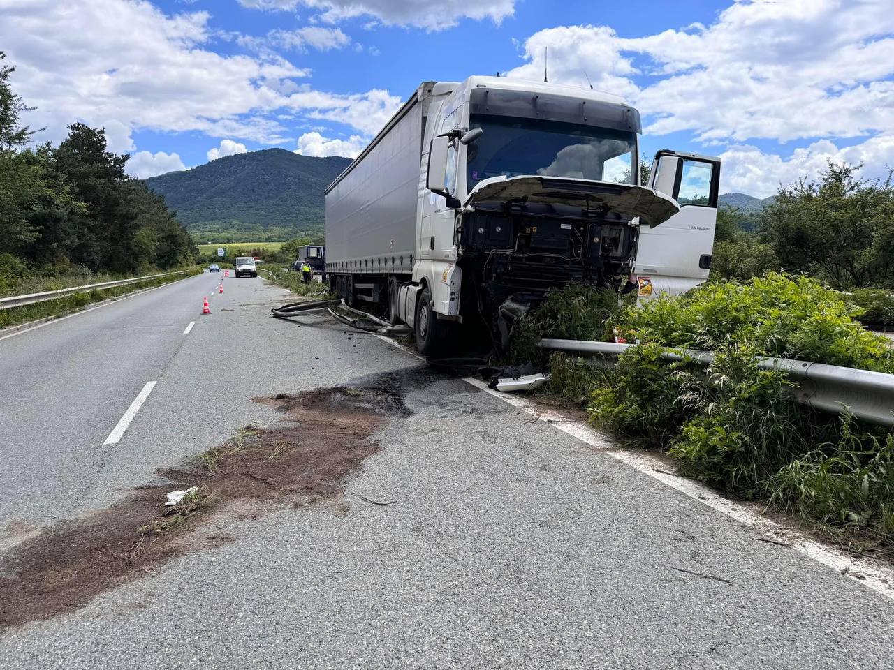 Тежкотоварен камион е катастрофирал на АМ Хемус Злополуката е станала