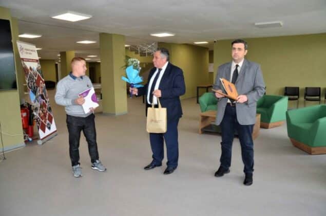 Студенти от Стопанския факултет