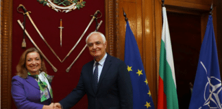 Н. Пр. Джузепина Дзара и министър Атанас Запрянов