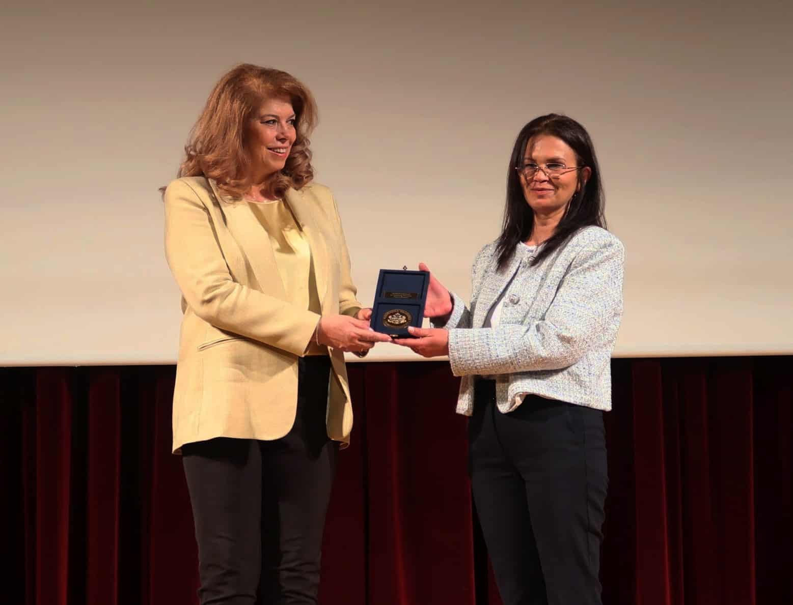 За активната и родолюбива дейност за съхранение и разпространение на