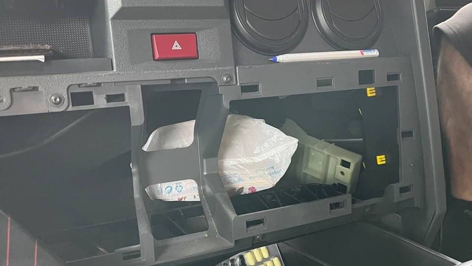 Недекларирана валута в кабинета на товарен автомобил е била открита