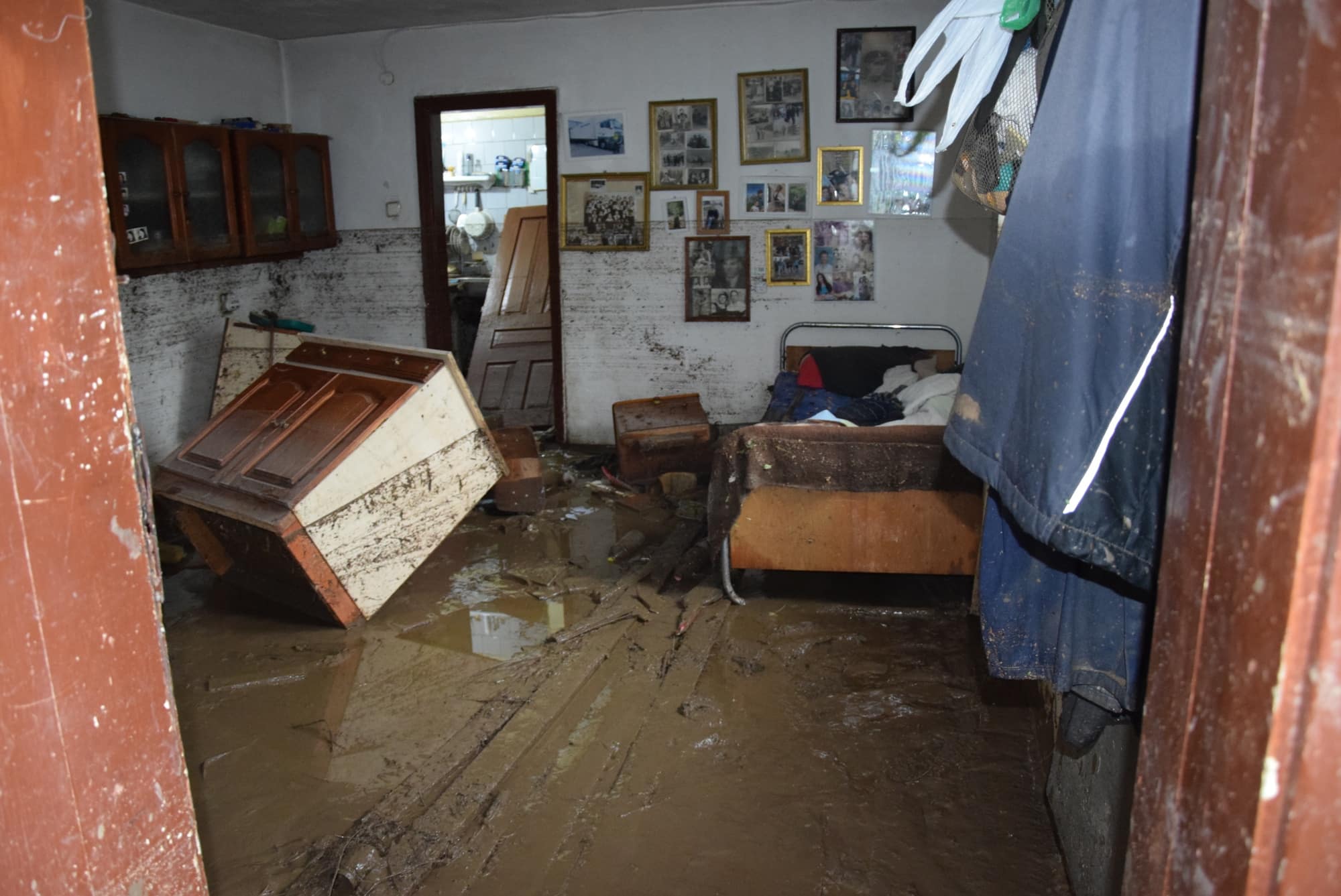 И десетте пострадали от наводненията на 8 май домакинства в
