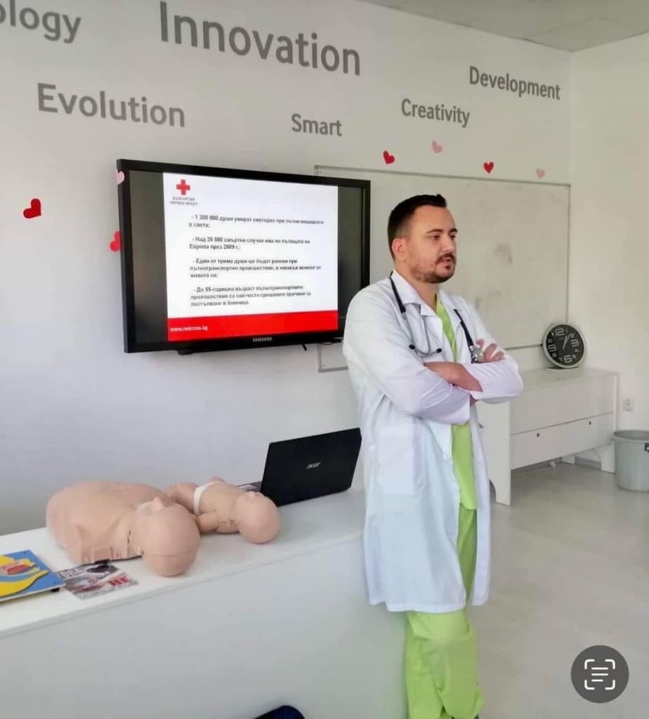 Български Червен кръст Бургас и д р Светослав Тодоров – заместник директор на