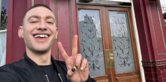 Оли Александър