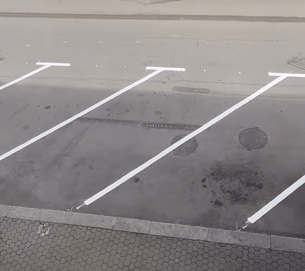 Паркоместа Снимка Кадър от видео на Marian Bashur
Преобразуването по част