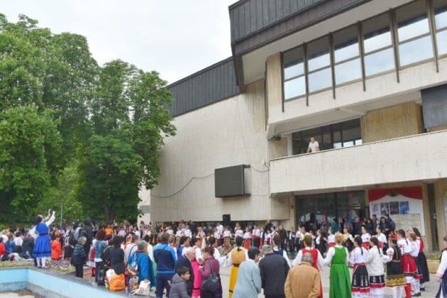 Фолклорен фестивал „Капанска китка“