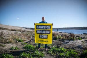 Протест на "Грийнпийс"