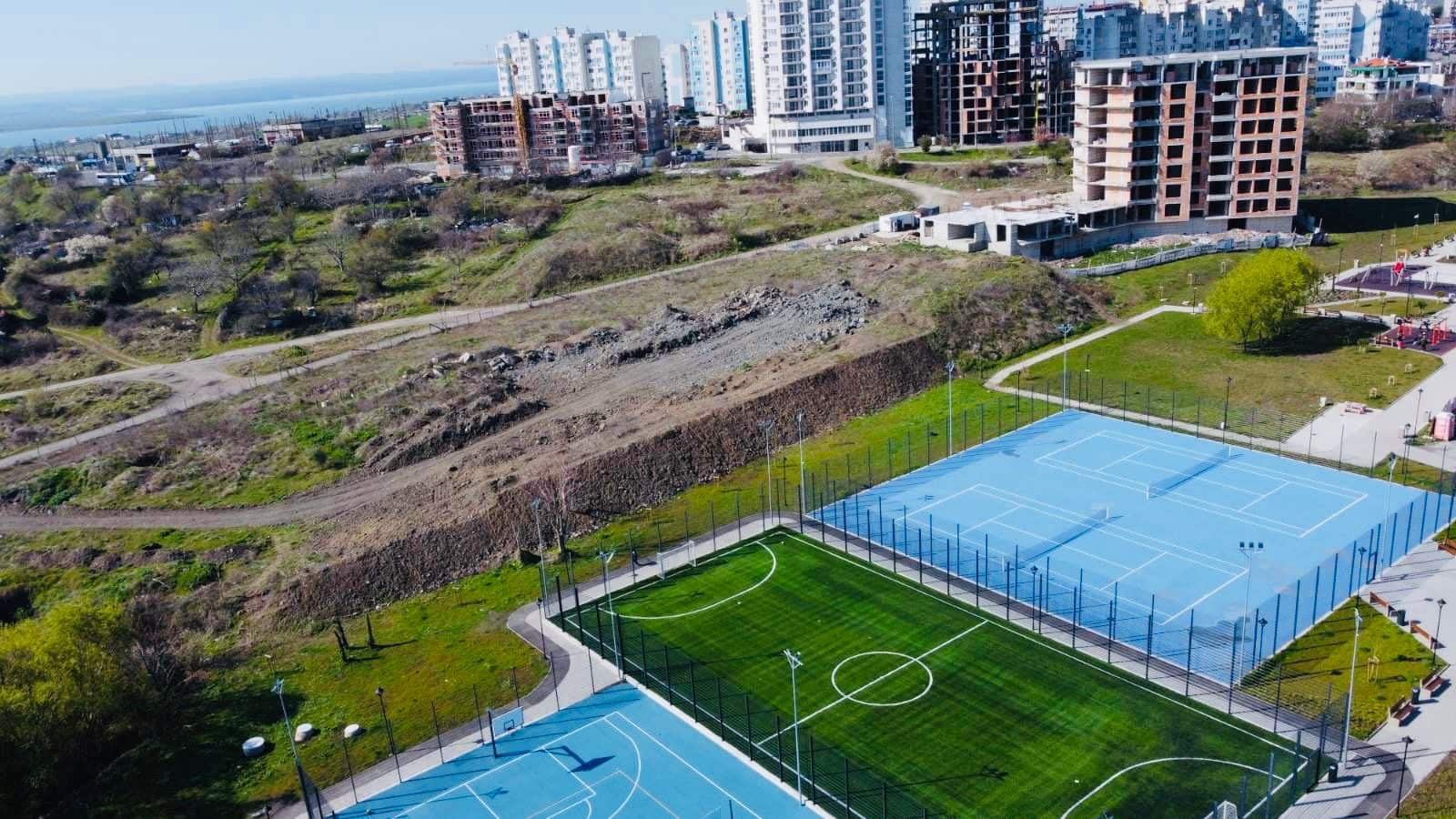 Символично Община Бургас издаде днес акт 16 за етап 2