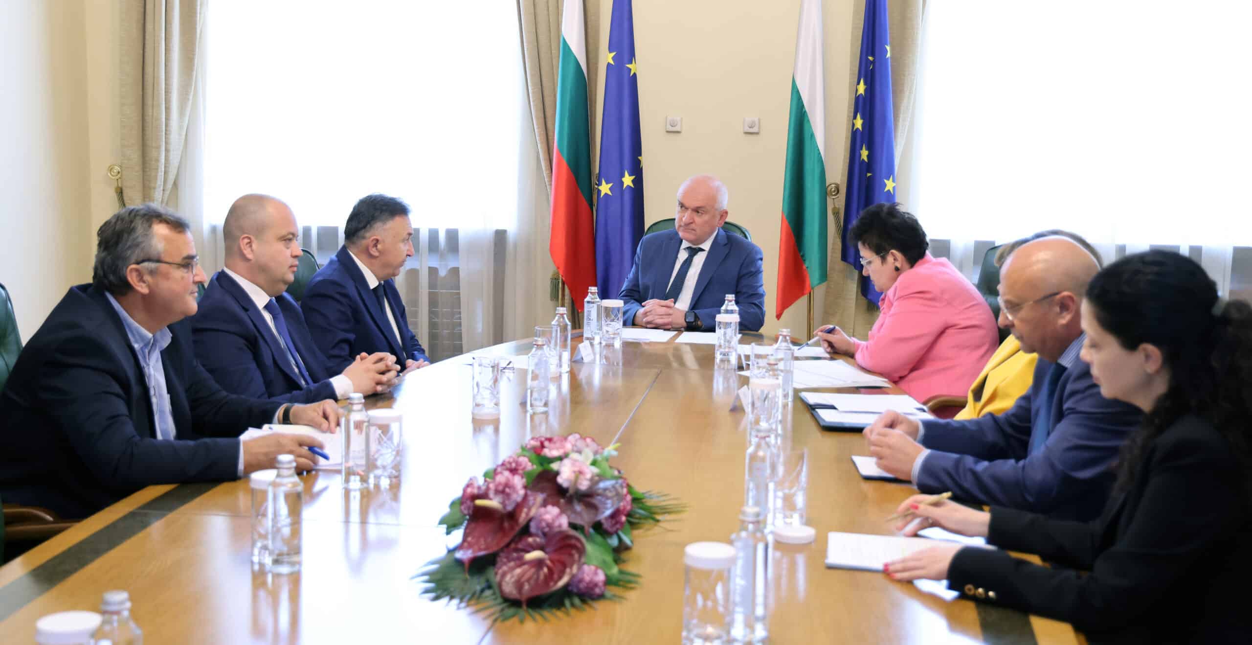 Служебният кабинет има готовност да отпусне до 10 млн лв