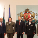 Удостоените военнослужещи и президентът