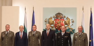 Удостоените военнослужещи и президентът