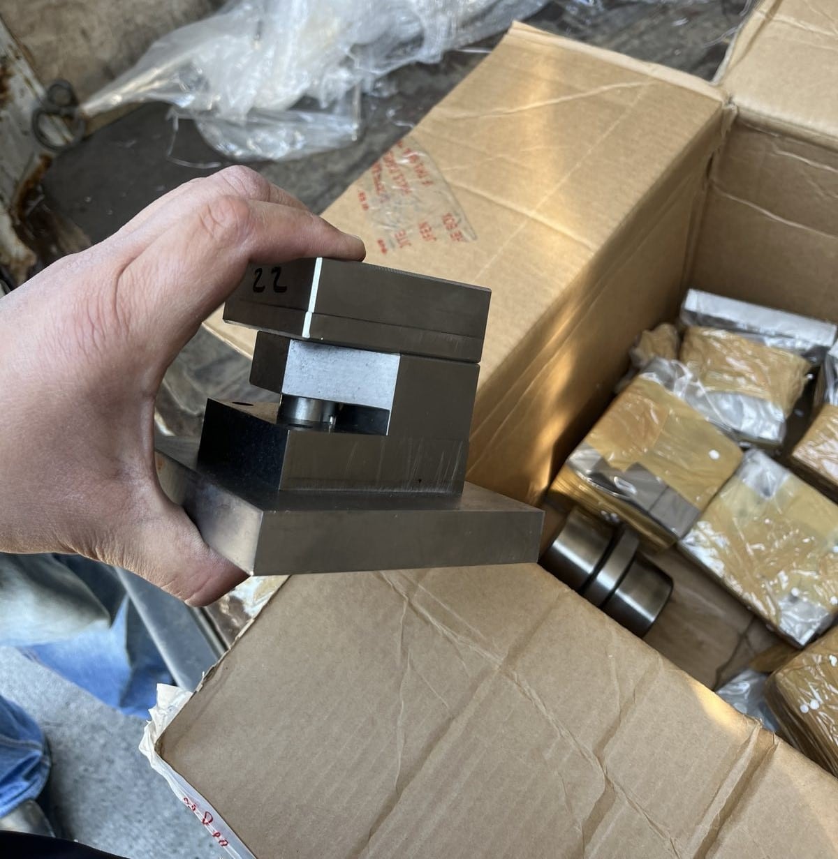 Контрабандно оборудване за изработка на монети откриха митническите служители на