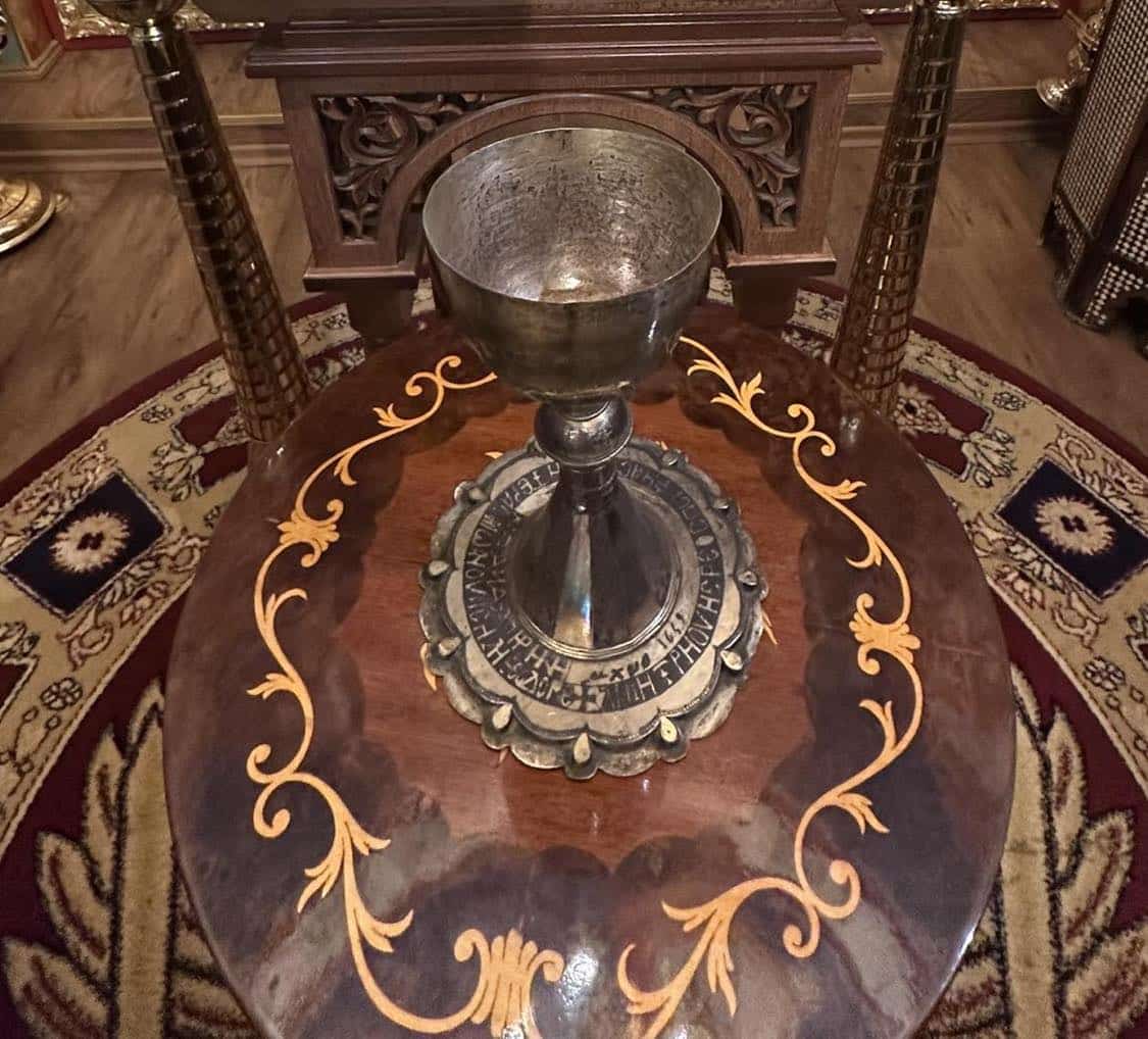 Впечатляваща изложба на богослужебна утвар и одежди Из църковното минало