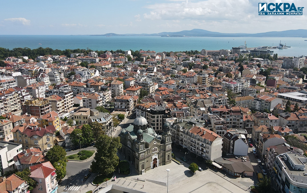 В квартал Възраждане в Бургас във връзка с изграждането на