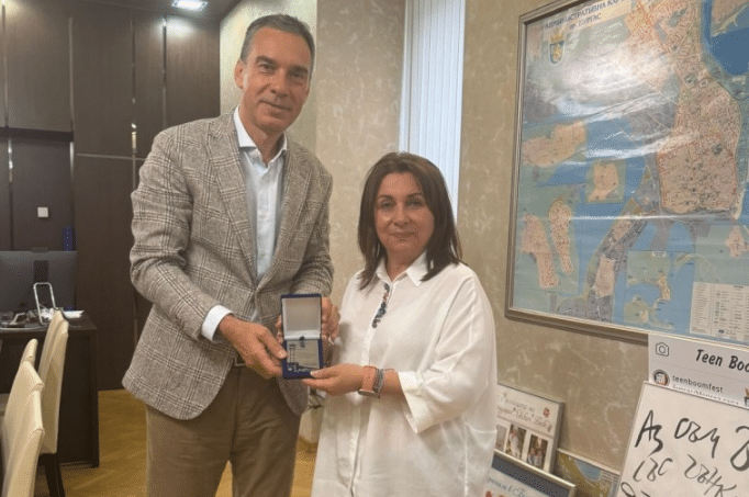 Директорът на бургаската детска градина Вълшебство Катя Мишева е новият